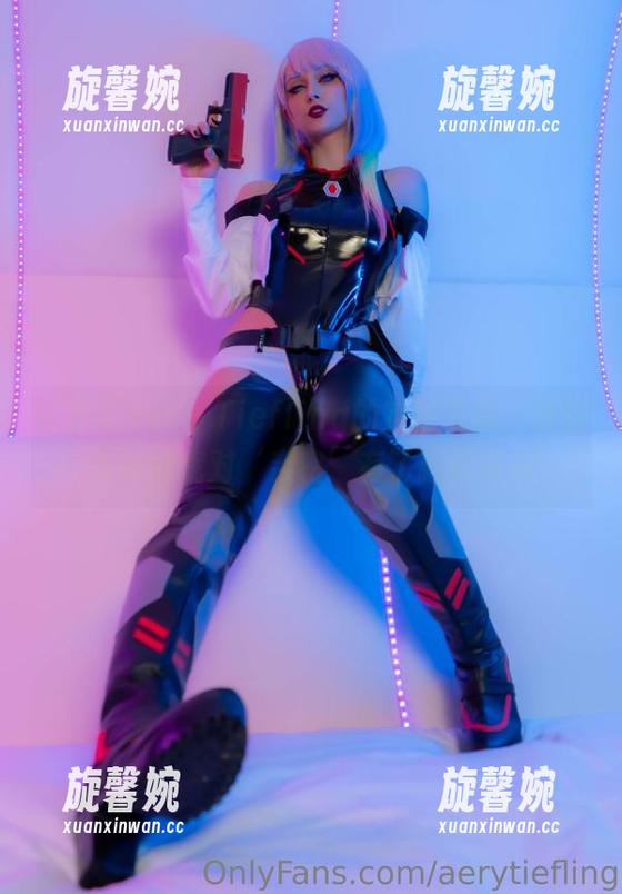 每次看Aery Tiefling的定制写真，星野爱都让我对‘亲密’有了新的理解